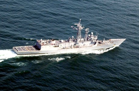 US Navy 020923-N-4309A-008 An aerial view of the U.S. Navy guided missile frigate USS Reuben James (FFG 57)