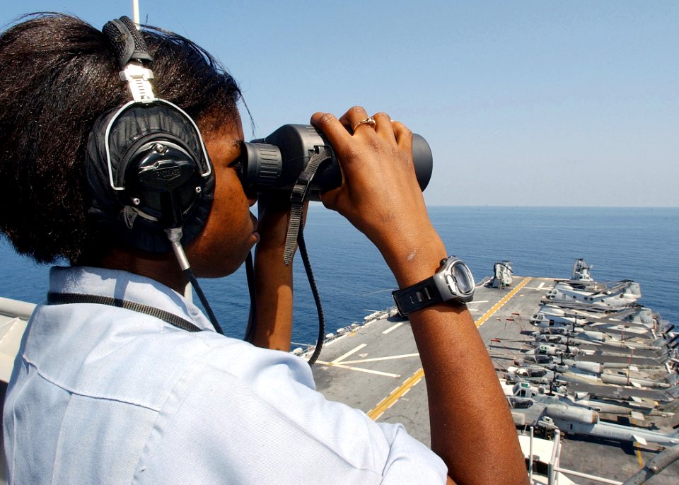 US Navy 021107-N-4374S-008 Standing watch aboard USS Nassau