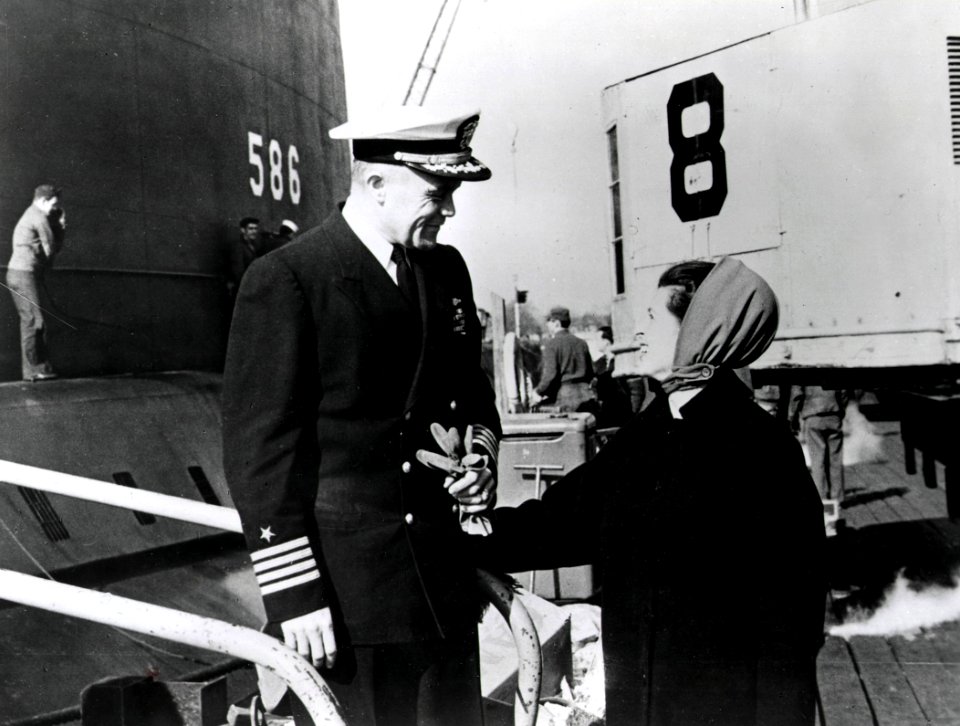 US Navy 021201-N-0000B-004 Capt. Edward L