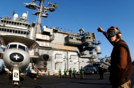 US Navy 030228-N-1810F-003 E-2C Hawkeye makes ready for launch