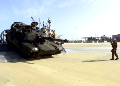 US Navy 030215-N-2972R-023 M1A1 Tank Off Load