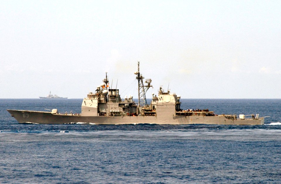 US Navy 030217-N-1810F-007 The guided missile cruiser USS Cowpens (CG 63)