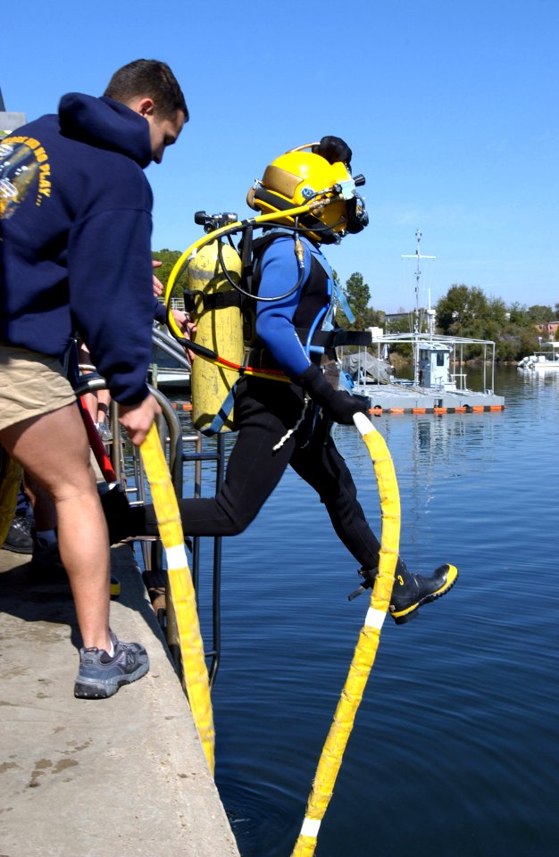 US Navy 030212-N-5862D-015 Students at the Naval Diving and Salvage Training Center (NDSTU) undergo various training scenarios to prepare them for duties involving underwater operations, emergencies and procedures