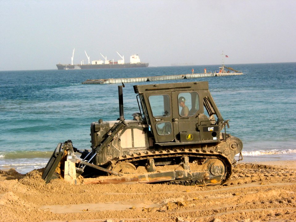 US Navy 030227-N-1050K-143 Seabee's prepare beach for amphibious landing craft
