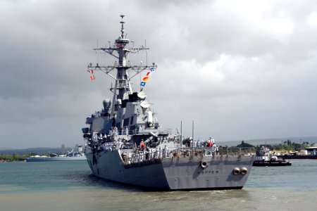 US Navy 060505-N-9643K-009 Guided-missile destroyer USS Hopper (DDG 70) departs Pearl Harbor for a four-month cruise