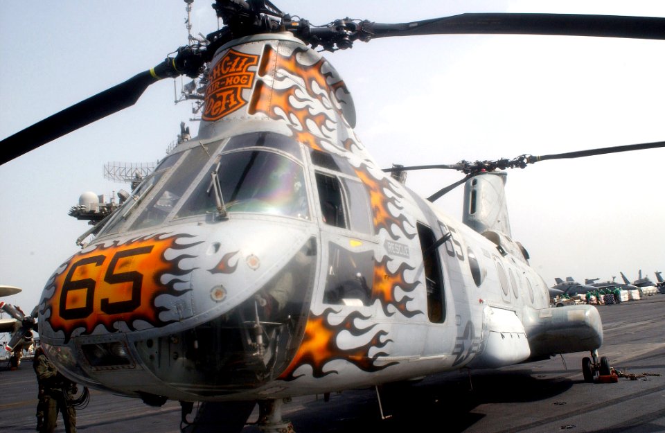 US Navy 030214-N-4142G-007 A CH-46 Sea Knight helicopter