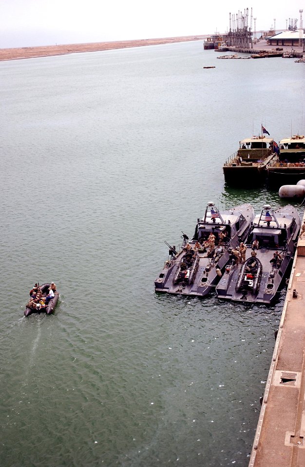 US Navy 030412-F-5918G-020 An overview of the Port of Umm Qasr where U.S. and coalition countries off-loaded Humanitarian Aid for the people of Iraq