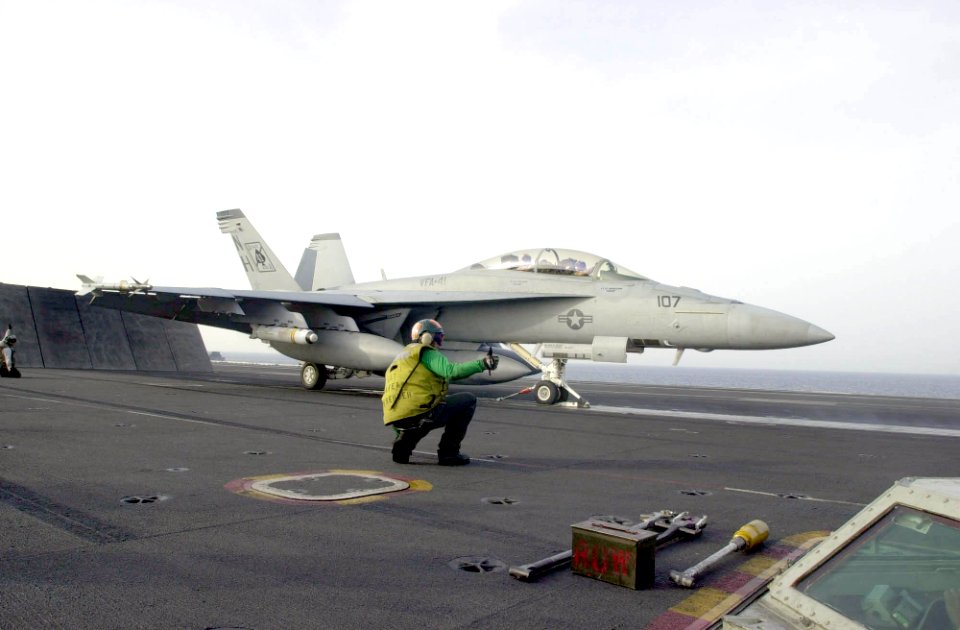US Navy 030407-N-2385R-003 An F-A-18F Super Hornet from the Black Aces of Strike Fighter Squadron Forty One (VFA-41)