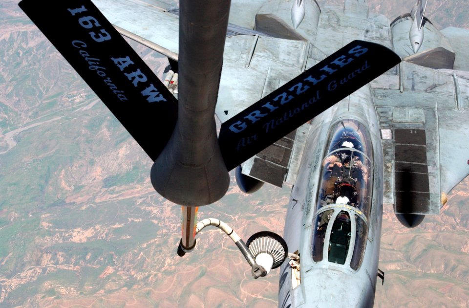 US Navy 030411-N-0780F-057 An F-14 Tomcat embarked aboard USS Harry S. Truman (CVN 75) receives fuel from an Air National Guard Boeing KC-135 Stratotanker