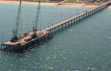 US Navy 030426-N-1050K-051 Following 18 days of construction, the U.S. Navy's Elevated Causeway System-Modular (ELCAS (M)) stands completed at Camp Patriot
