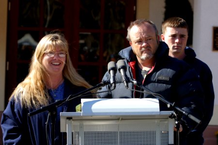 US Navy 030408-D-7433T-003 Dee Lynch, mother of Pfc. Jessica Lynch, answers questions from the media in front of 'The Fisher House' at the Landstuhl Regional Medical Center