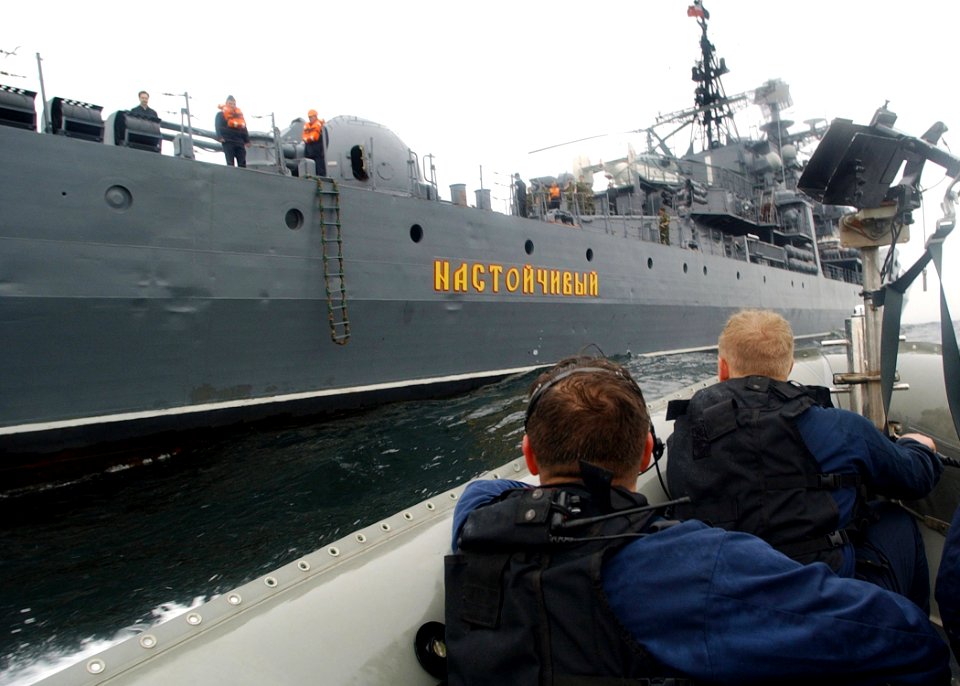 US Navy 030609-N-4374S-022 Members of the Vessel Boarding Search and Seizure (VBSS) team from the aegis cruiser USS Vella Gulf (CG 72)
