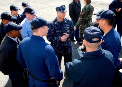 US Navy 081219-N-0803S-017 Master Chief Petty Officer of the Navy (MCPON) Rick West speaks with Sailors