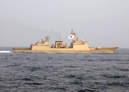 US Navy 091013-N-1644H-051 The Republic of Korea navy destroyer Kang Gam Chan (DDH 979) underway in the Pacific Ocean