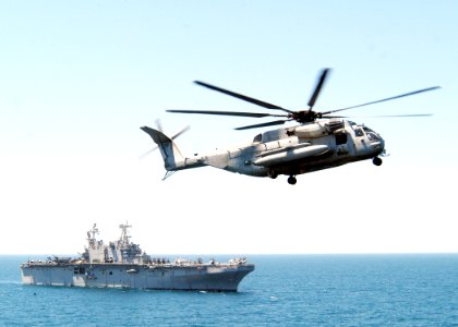 US Navy 030430-N-2819P-043 A CH-53E Super Stallion helicopter from Marine Heavy Helicopter Squadron (HMM-464)