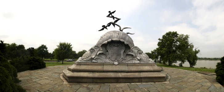 US Navy 030618-N-9593R-300 The Navy and Marine Memorial is dedicated to the thousands of Americans who have perished in the sea and to those whose destiny still is linked with our naval and maritime services