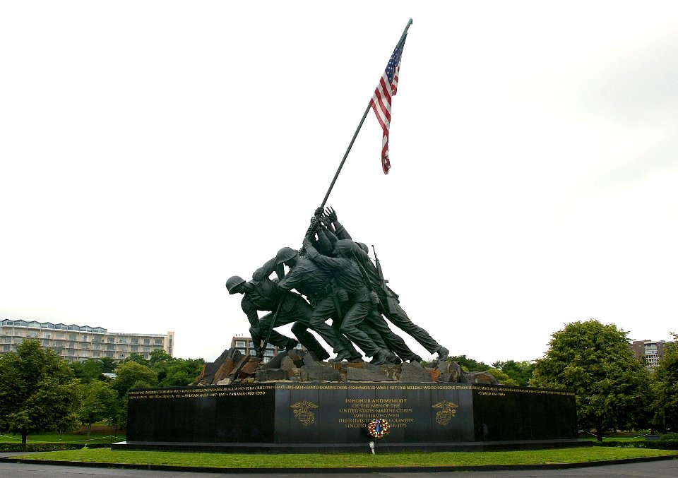 US Navy 030617-N-9593R-092 The Marine Corps War Memorial stands as a symbol of this grateful Nation's esteem for the honored dead of the U.S. Marine Corps