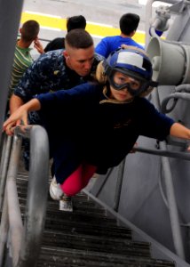 US Navy 100714-N-5215E-112 USS Essex host Gator Cruise