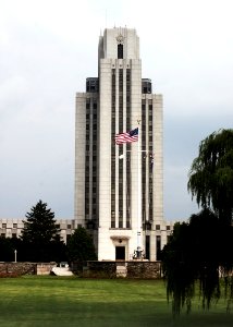 US Navy 030820-N-9593R-114 The entrance to the National Naval Medical Center in Bethesda, Maryland