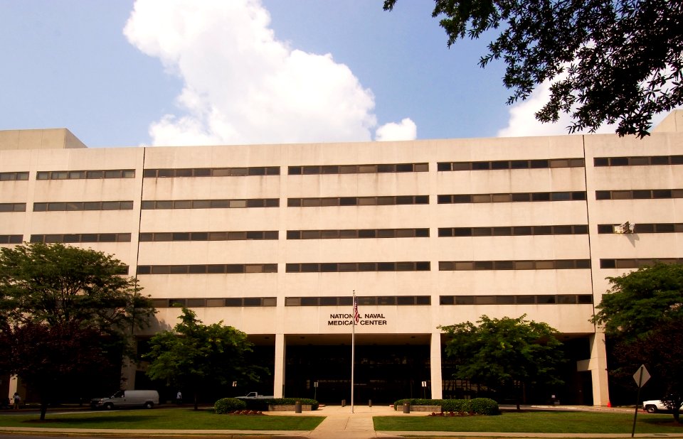 US Navy 030820-N-9593R-083 The main entrance to treatment facilities at the National Naval Medical Center in Bethesda, Md