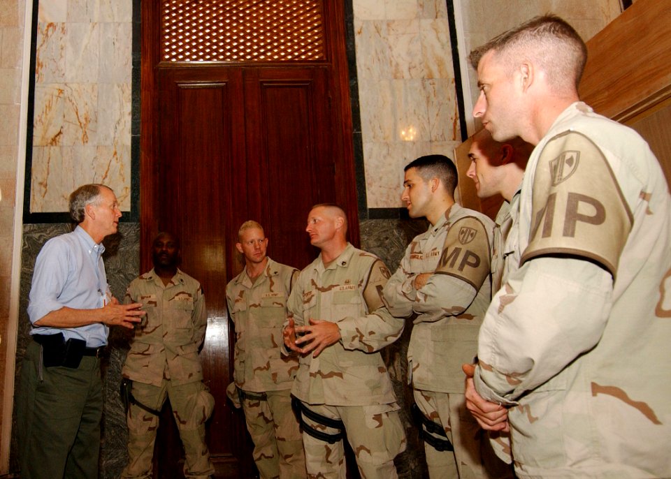 US Navy 031018-N-4374S-003 Congressman Robert Simmons (R-Conn.) speaks to soldiers