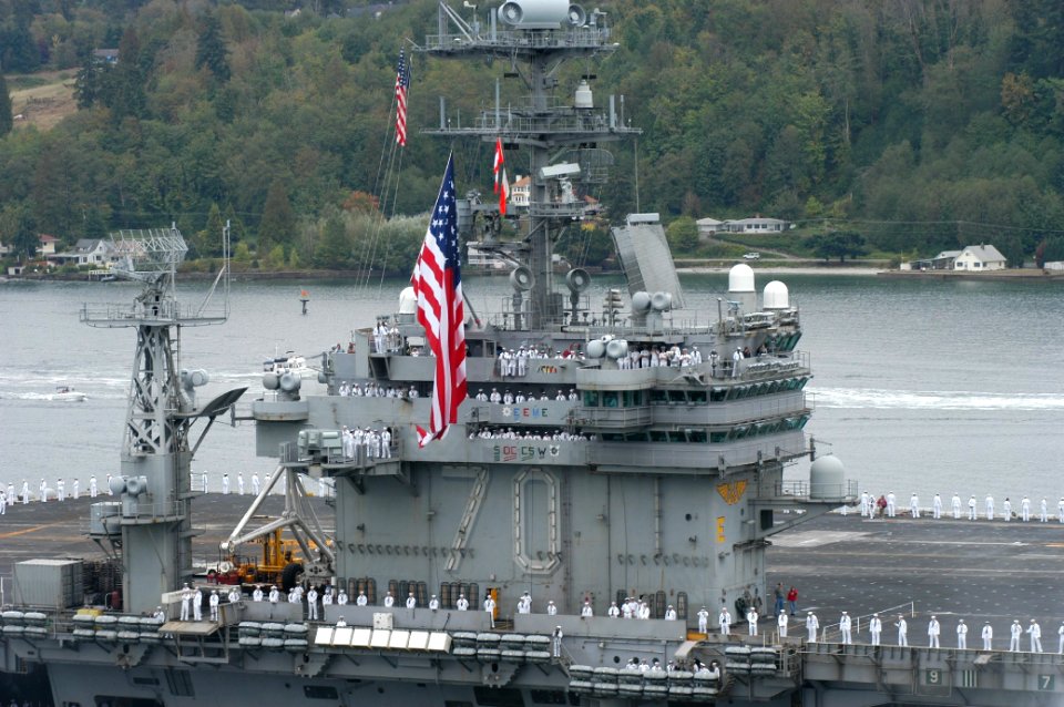 US Navy 030919-N-9593M-061 USS Carl Vinson (CVN 70) arrives in her homeport
