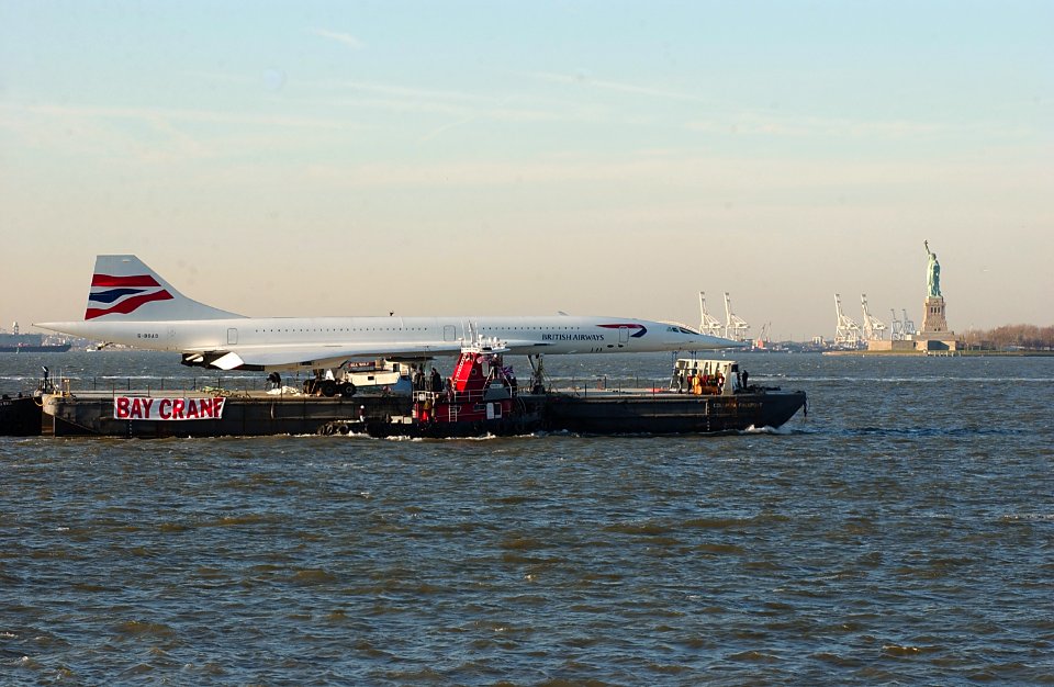 US Navy 032411-C-9409S-001 The British Airways Concorde Jet passes the Statue of Liberty in New York Harbor on its way to the USS Intrepid Air ^ Space Museum