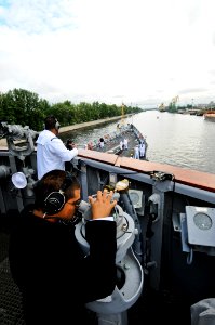 US Navy 110628-N-OM642-040 Sailors aboard the guided-missile frigate USS Carr (FFG 52) stand special sea and anchor detail as the ships enters the