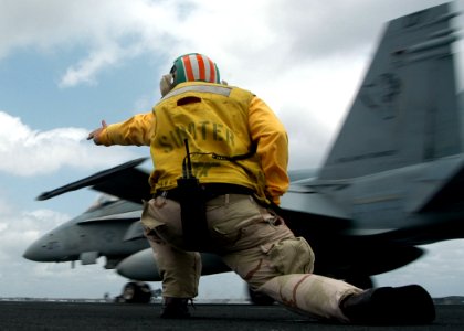 US Navy 040612-N-8704K-001 A