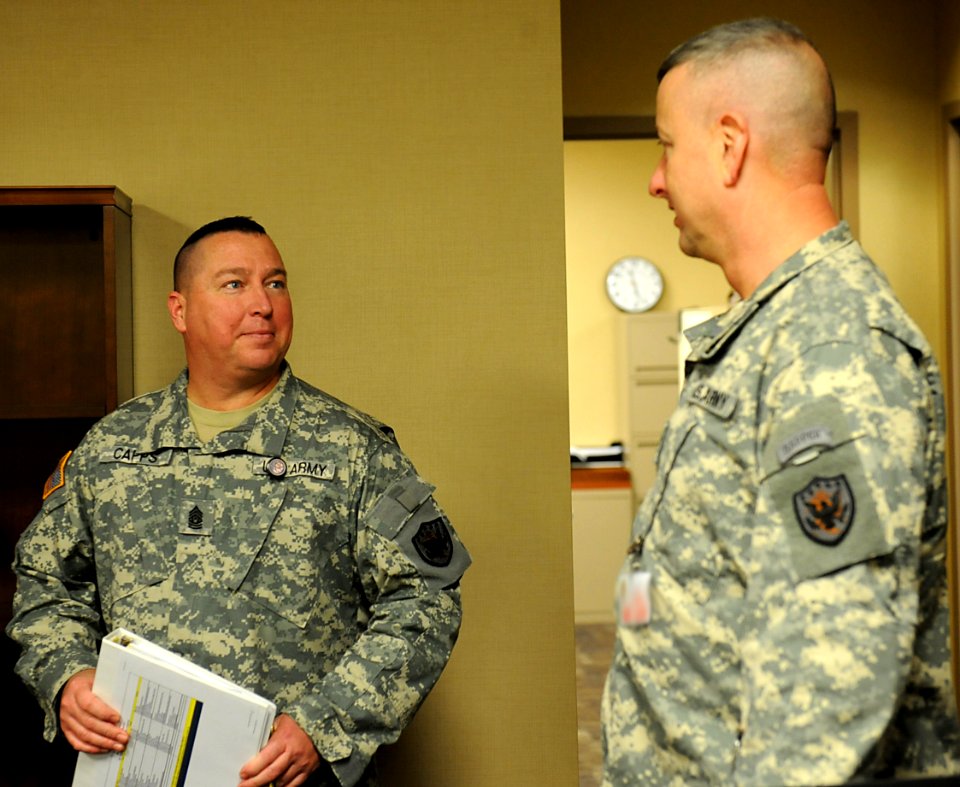 US Northern Command's senior enlisted leader visits Joint Task Force Civil Support 130410-N-VJ282-474