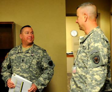 US Northern Command's senior enlisted leader visits Joint Task Force Civil Support 130410-N-VJ282-474