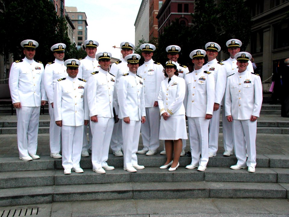 US Navy 040521-N-0000X-001 Fifteen surface, aviation and submarine warfare-designated officers gather for a class picture after accepting their diplomas