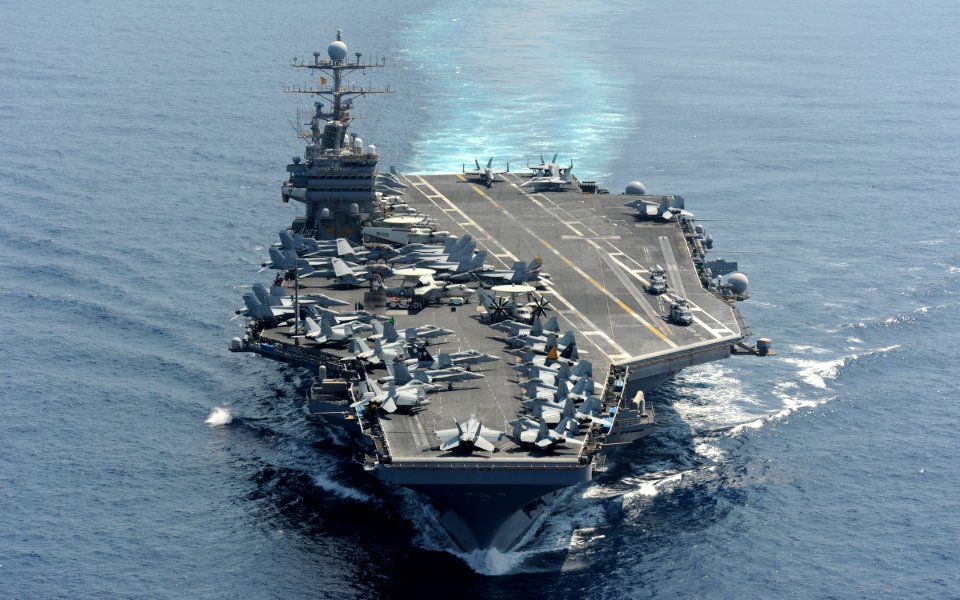 US Navy 120118-N-QH883-003 The Nimitz-class aircraft carrier USS Abraham Lincoln (CVN 72) transits the Indian Ocean