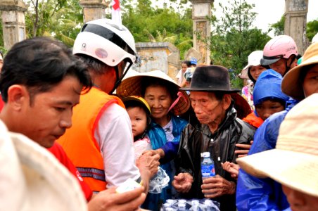 USAID and Save the Children support community evacuation drill and emergency preparedness in central Vietnam (8244667044) photo