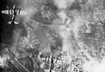 US-Luftangriff Koblenz 19-09-1944 photo
