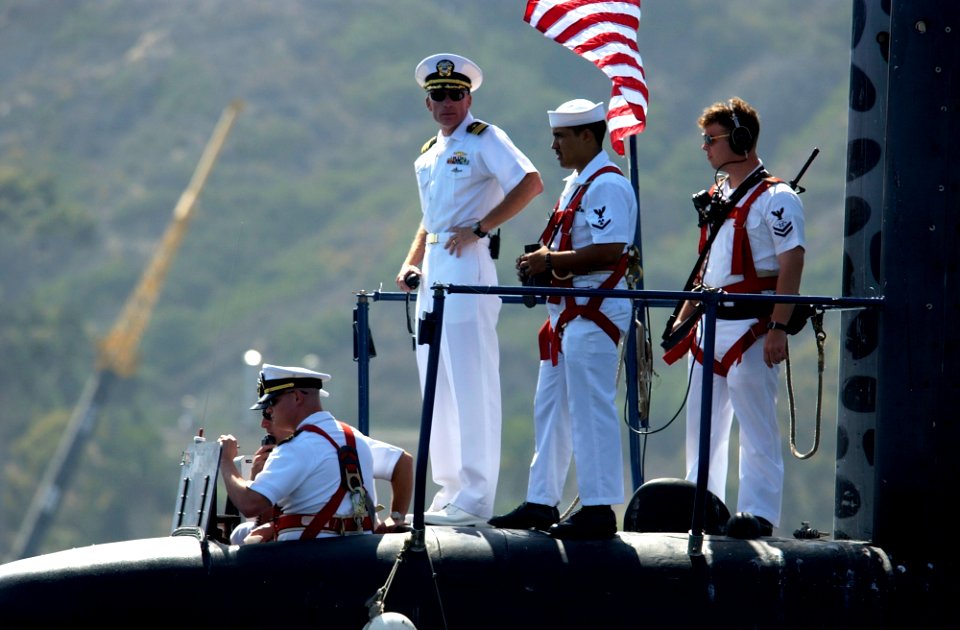 US Navy 040812-N-6811L-169 The Los Angeles-class fast attack nuclear powered submarine USS Portsmouth (SSN 707) and her crew, head to sea on her final cruise