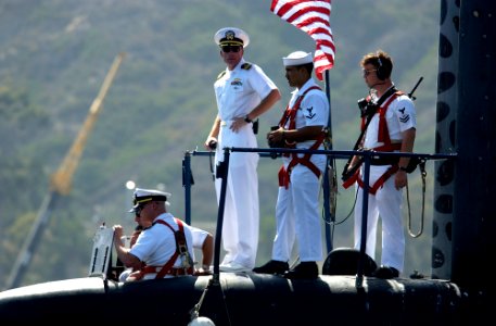 US Navy 040812-N-6811L-169 The Los Angeles-class fast attack nuclear powered submarine USS Portsmouth (SSN 707) and her crew, head to sea on her final cruise