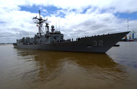 US Navy 041106-F-0697K-035 The guided missile frigate USS John L. Hall (FFG 32) departs from Montevideo, Uruguay, to join the allied fleet participating in UNITAS 2004