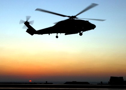 US Navy 050113-N-6363M-032 An SH-60F Seahawk comes in for a landing aboard USS Harry S. Truman (CVN 75)
