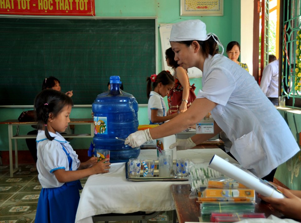 USAID supports deworming education and medication distribution in Bac Giang Province (8761232939)