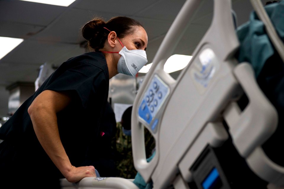 USNS Comfort Provides Care for Critical Patients in Intensive Care Unit (49826525546)