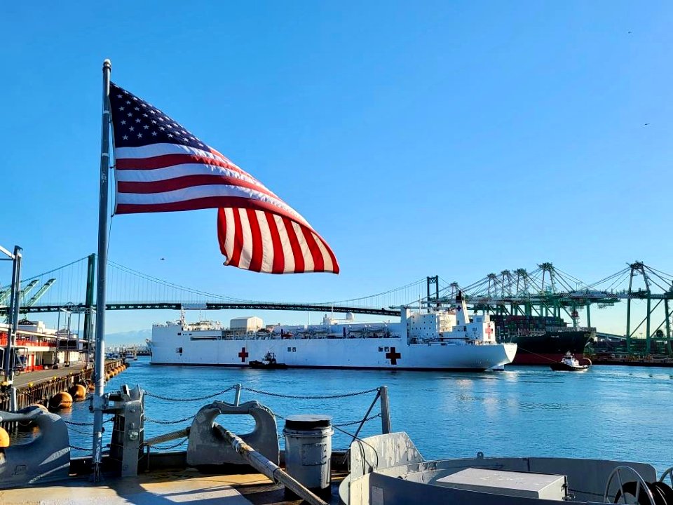 USNS Mercy (T-AH 19) arrives in Los Angeles, Calif. (49704462598)