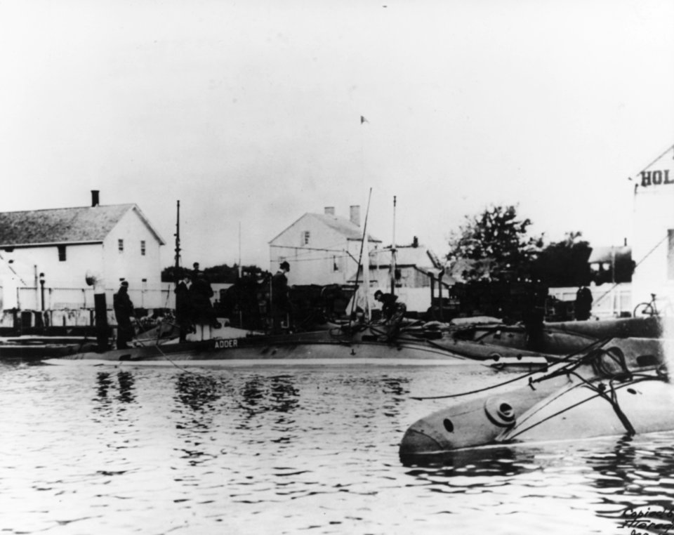 USS Adder - NH 57728
