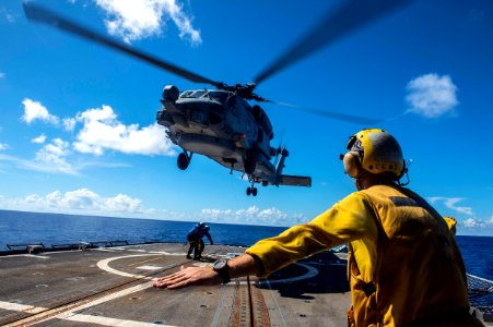 USS Antietam flight deck operations 140903-N-ZZ786-096