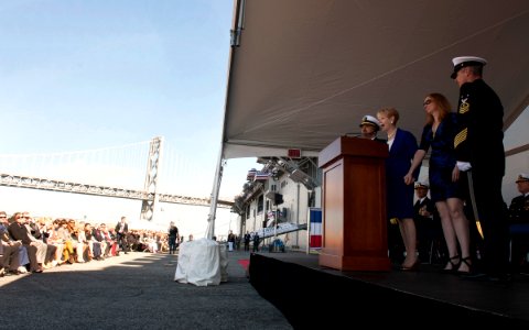 USS America commissioning 141011-N-FR671-347