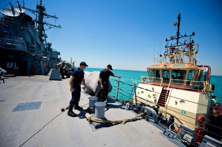 USS ARLEIGH BURKE (DDG 51) 140515-N-WD757-022 (14226213651)