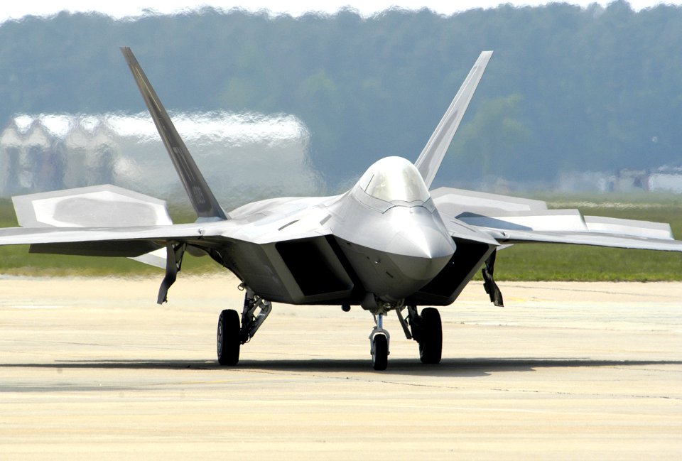 US Navy 050514-N-0295M-027 A U.S. Air Force F-A-22 Raptor taxis to the active runway prior to taking flight at the 2005 Air Power over Hampton Roads air show held on board Langley Air Force Base, Va