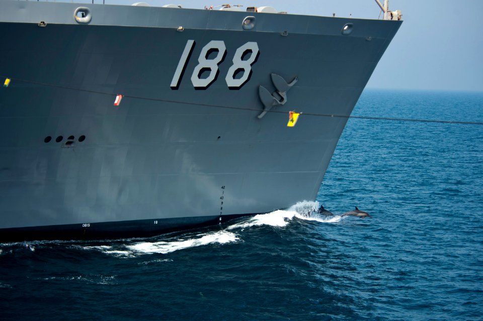 USS Arleigh Burke operations 140522-N-WD757-104