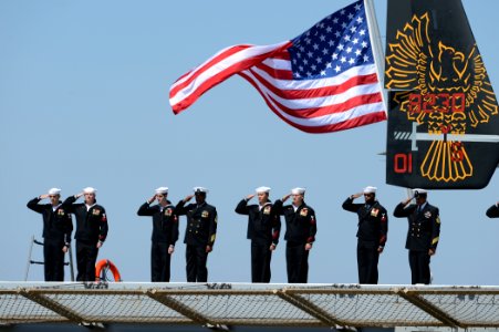 USS Arlington is commissioned. (8630725091)