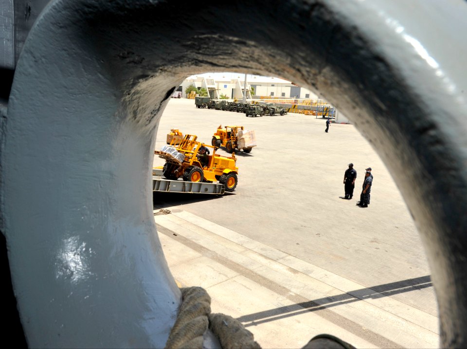 USS BATAAN (LHD 5) 140703-N-AO823-100 (14553863170)